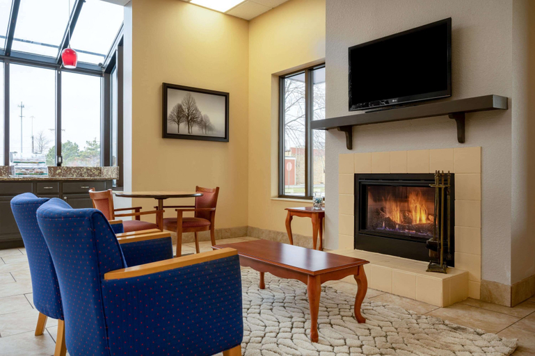Others 5, Days Inn by Wyndham Perrysburg/Toledo, Wood
