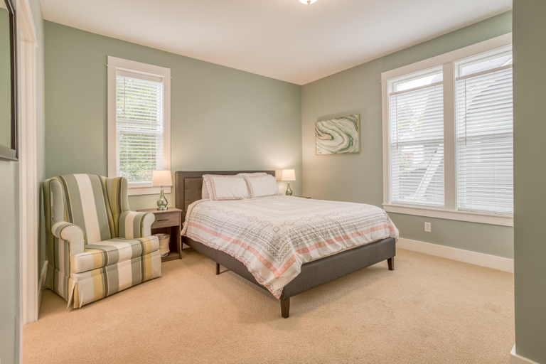 Bedroom 1, Mertini, Lincoln