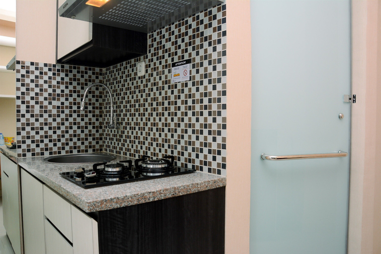 Others, Comfy Studio Green Pramuka Apartment with City View By Travelio, Jakarta Pusat