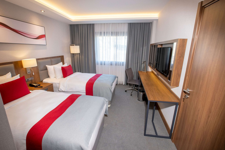 Bedroom 2, Ramada by Wyndham Izmir Aliaga, Aliağa
