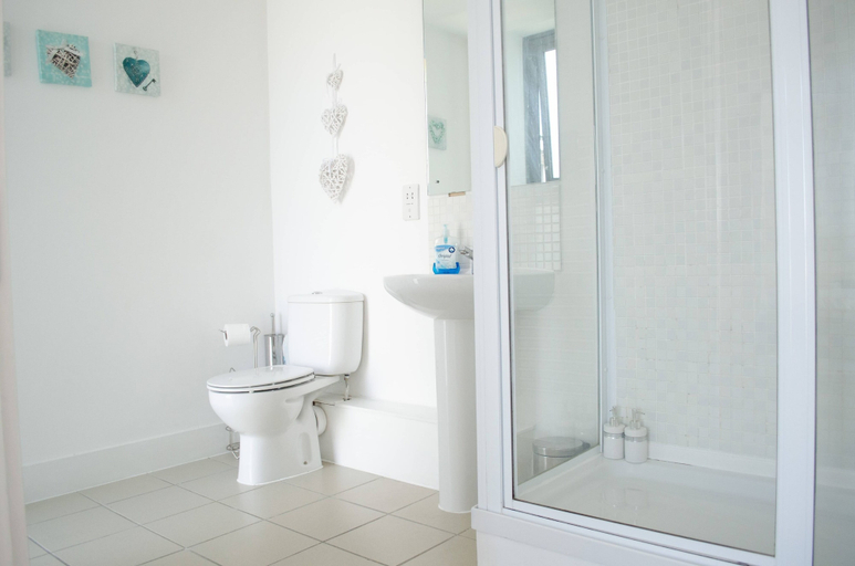 Bathroom 3, Kent Street - Apt 8, Sefton