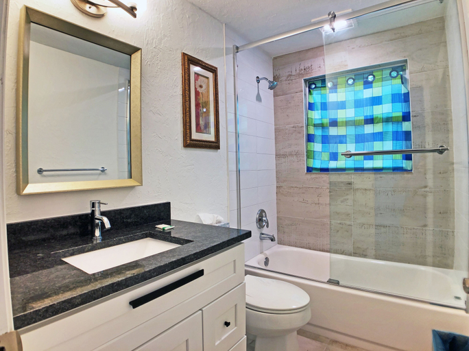 Bathroom 4, Siesta Heron Suites & Villas, Sarasota