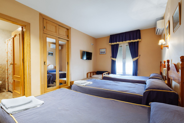 Bedroom 4, Hotel Philadelfia, Granada