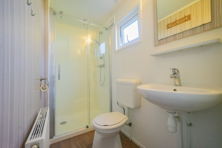 Bathroom 3, EuroParcs De Achterhoek, Lochem