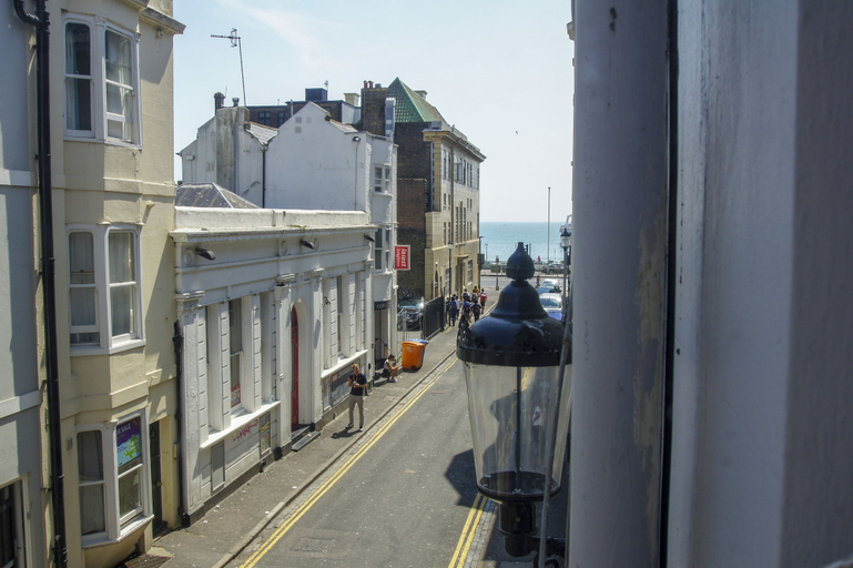 Others 3, Mucky Duck House Central by Brighton Holiday Lets, Brighton and Hove