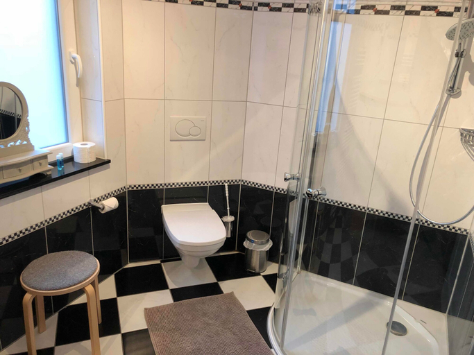 Bathroom 3, Reiterhof und Pension Eichenhof, Lahn-Dill-Kreis