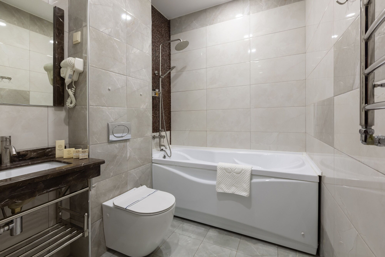 Bathroom 3, Amarant Hotel, Sankt-Peterburg gorsovet