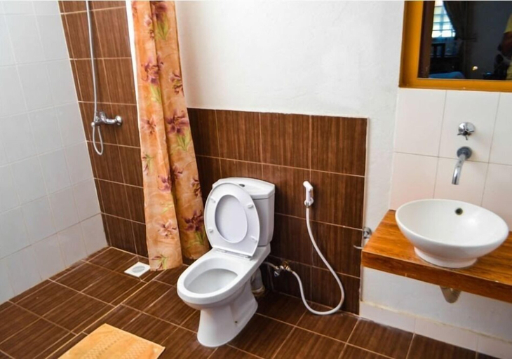 Bathroom, ACK Guest House Mombasa, Likoni