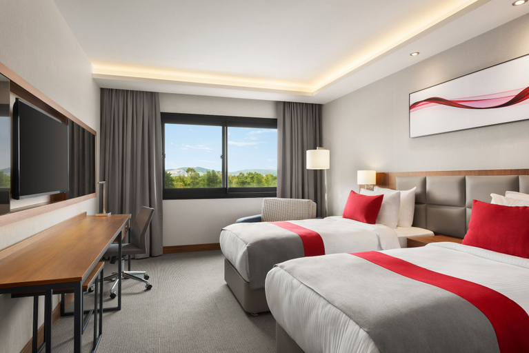 Bedroom 2, Ramada by Wyndham Izmir Aliaga, Aliağa