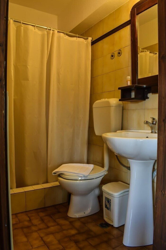 Bathroom, Dio Studios, Central Greece