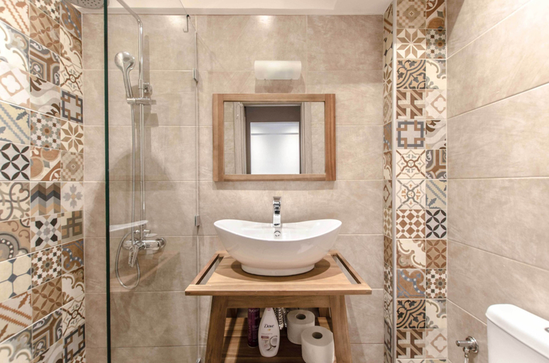 Bathroom 2, Evel's Home Suites, Central Macedonia