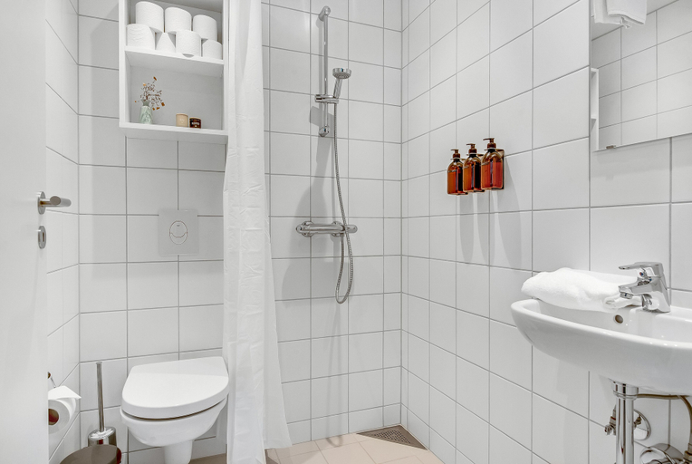 Bathroom 4, STUDIO1A Hotel Apartments, Copenhagen