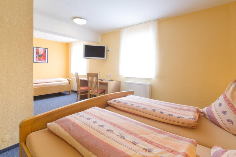 Bedroom 3, Landgasthof Birkel, Ansbach