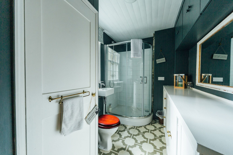 Bathroom 3, Founders House, Bath and North East Somerset