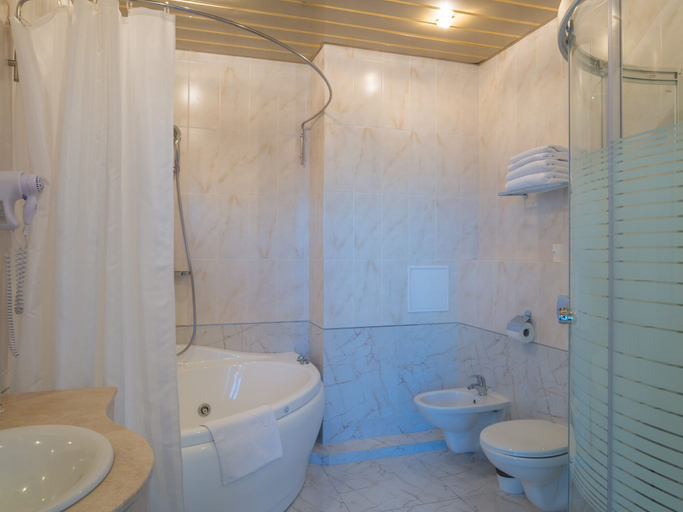 Bathroom 3, Donskaya Roscha Park Hotel, Rostov-na-Donu gorod