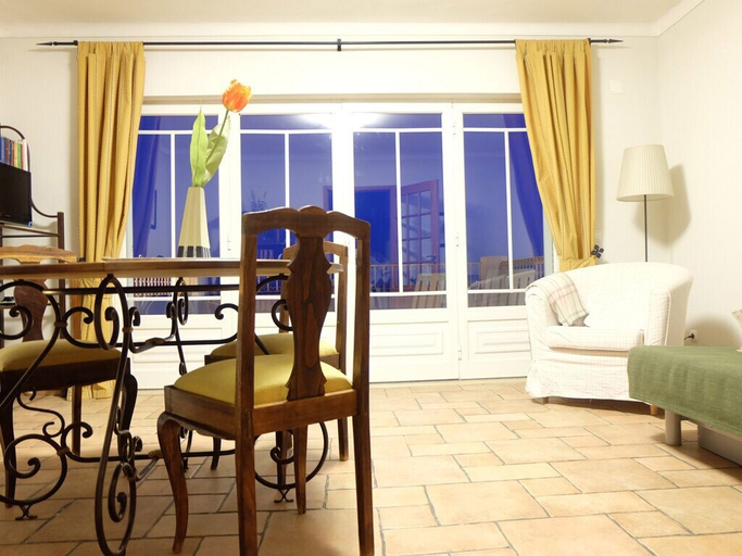 Others 5, Casa Eugenia, Sesimbra