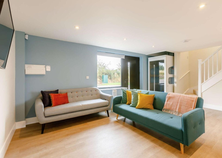 Others 5, Fully Accessible-disabled Adapted-hot Tub-pets, Warwickshire