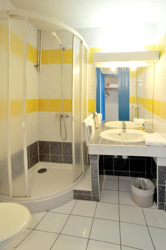 Bathroom, Hotel Le Sully, Vendée