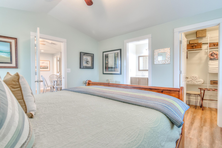 Bedroom 3, Narrow Escape, Clatsop