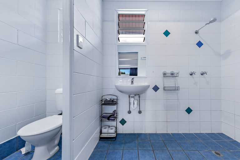 Bathroom 3, Airlie Sun & Sand Accommodation 2, Whitsunday
