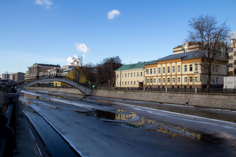 Others 5, Gesten Hotel, Central