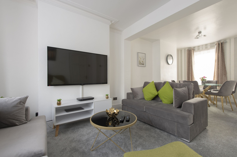 Others 4, Fortified Three Bedroom Home, London