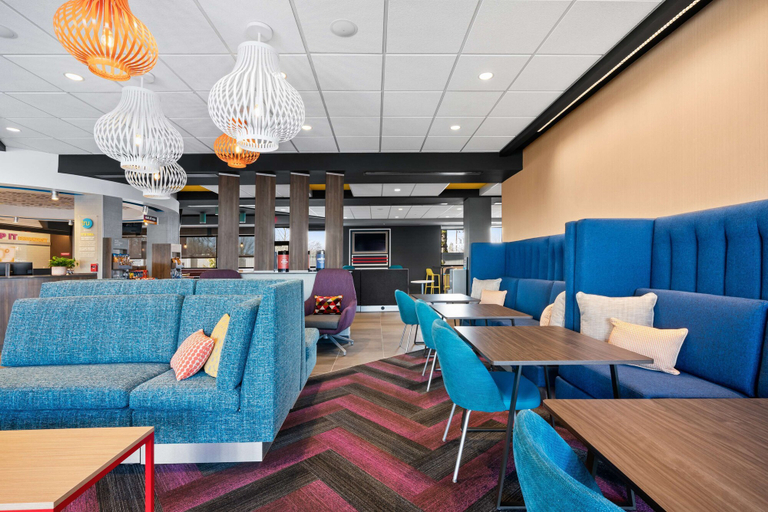 Others 5, Tru by Hilton Portland Airport, Multnomah