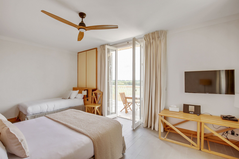 Bedroom 4, Logis DE Valandraud, Gironde