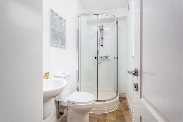 Bathroom 4, Elliot Suite No3 - Donnini Apartments, South Ayrshire