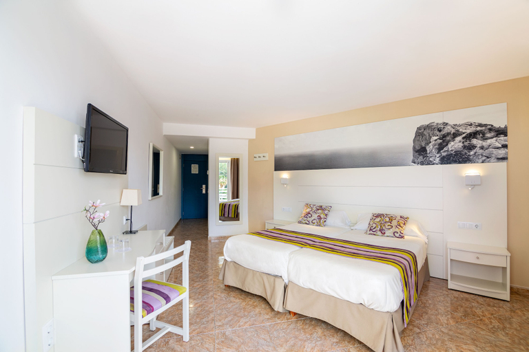 Bedroom 3, Hotel Venecia Paguera, Baleares