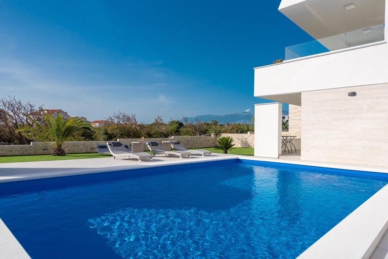 Sport & Beauty 4, Apartments & Rooms Pool Villas Maris, Novalja