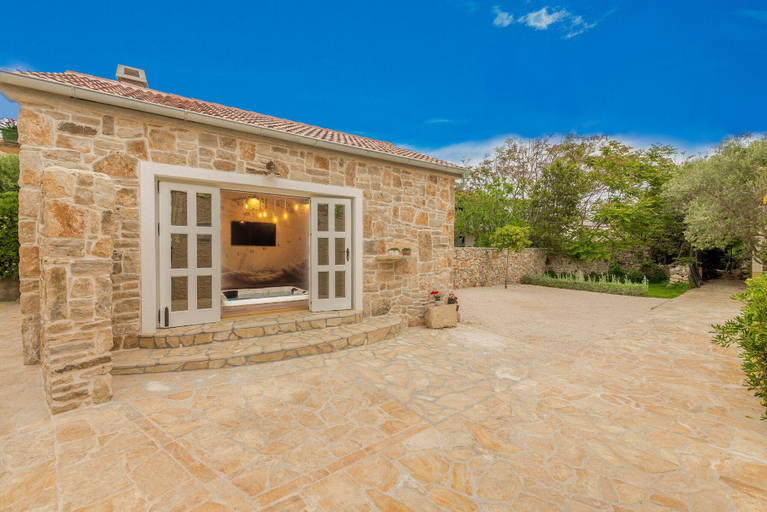 Exterior & Views 2, Villa Lemon, Vir