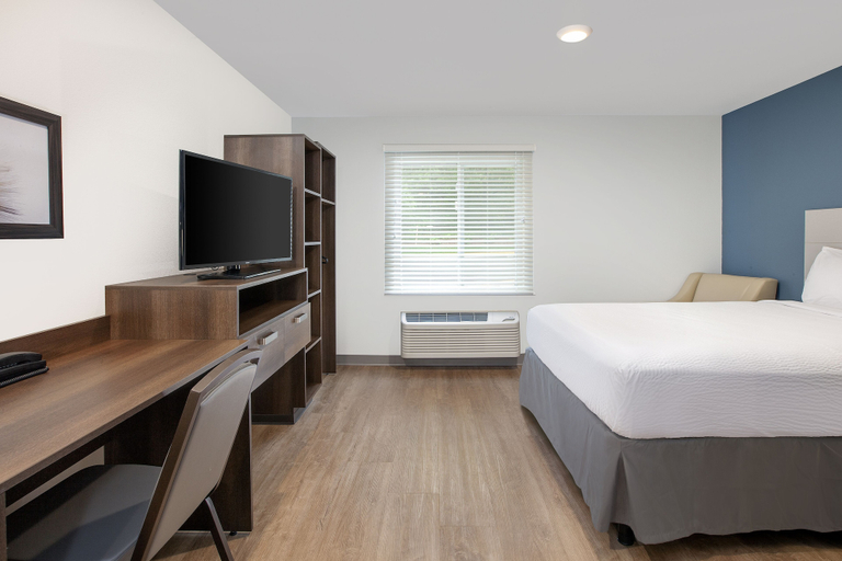 Bedroom 4, WoodSpring Suites Washington DC Northeast Greenbelt, Prince George's