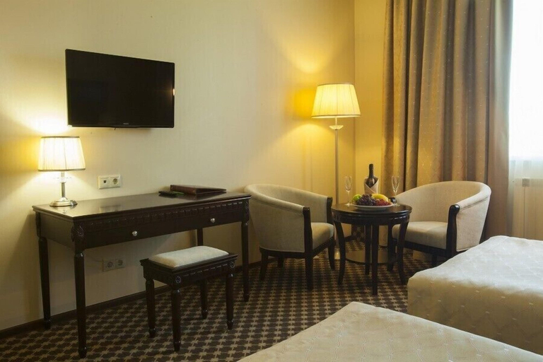 Bedroom 3, Green Hall Hotel, Kamensk-Ural'sk