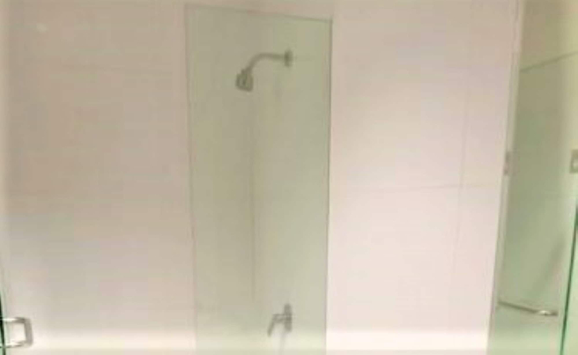 Bathroom 3, PRAXIS Apartment by PRAFI & Friends, Surabaya
