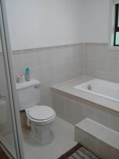 Bathroom 3, Alfies House, Matutuíne