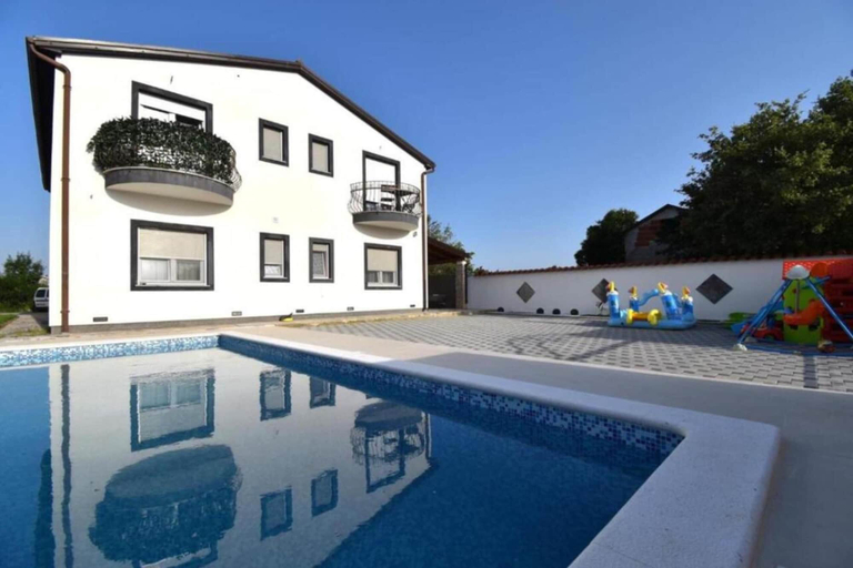 Sport & Beauty 3, Nada Apartmani, Pula