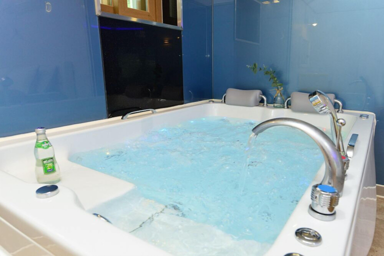 Bathroom 3, Camel Pension, Pocheon
