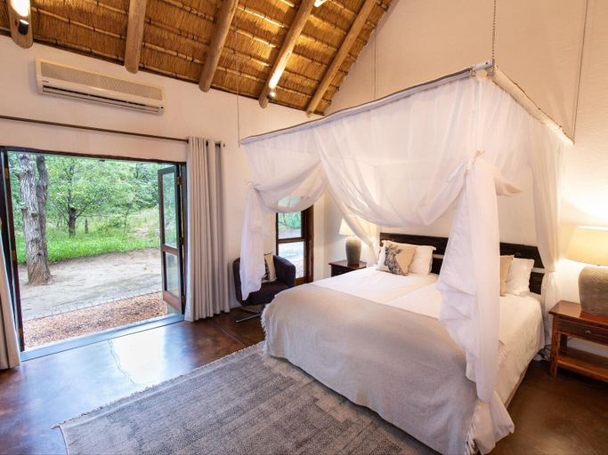 Bedroom 2, Kingly Bush Villa, Mopani