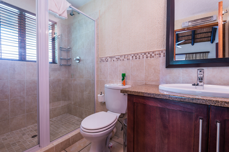 Bathroom 3, Kruger Park Lodge Unit No. 521, Ehlanzeni