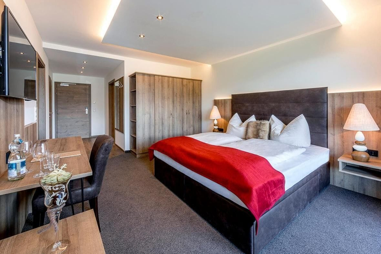 Bedroom 3, Hotel Leamwirt, Kitzbühel