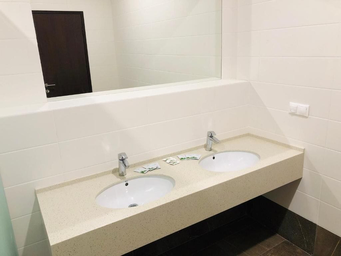 Bathroom 3, Maxima Park Hotel, Dmitrovskiy rayon