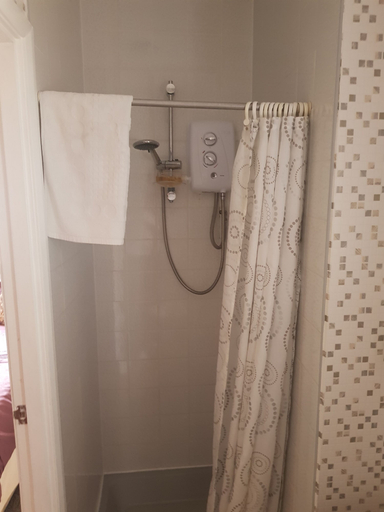 Bathroom 3, Thornhill Blackpool, Blackpool