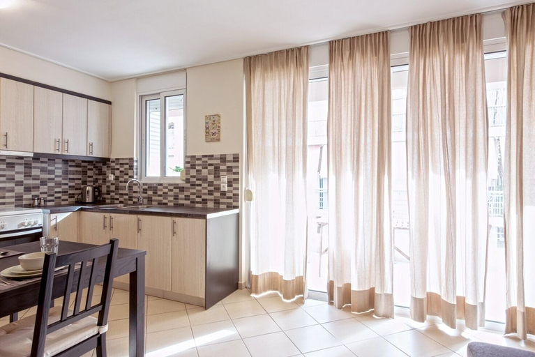 Others 5, Magnificent 101m² homm Apartment, 4th, Attica