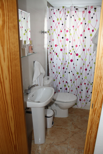 Bathroom 3, Pensión Colón, Alicante