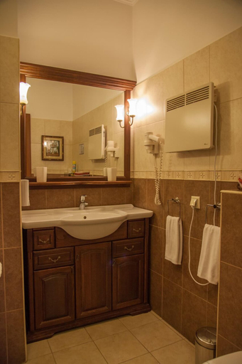 Bathroom 3, Atlanta Sheremetyevo Hotel, Lobnya