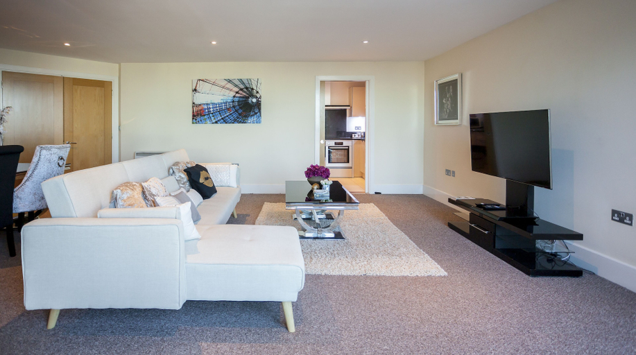 Others 5, River View Apartment, London