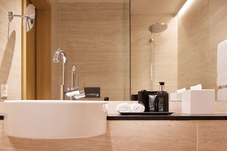 Bathroom 4, Adina Apartment Hotel Geneva, Genève