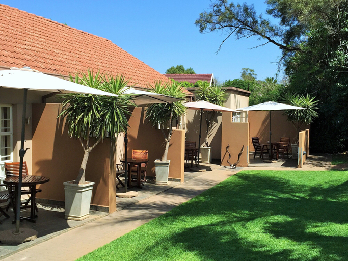 Exterior & Views 2, Khayamanzi Guesthouse, Bojanala