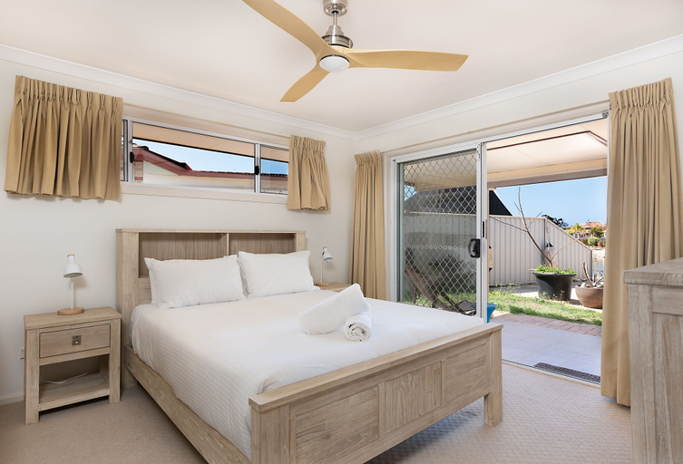Bedroom, Point Witonga, Clarence Valley- Coast